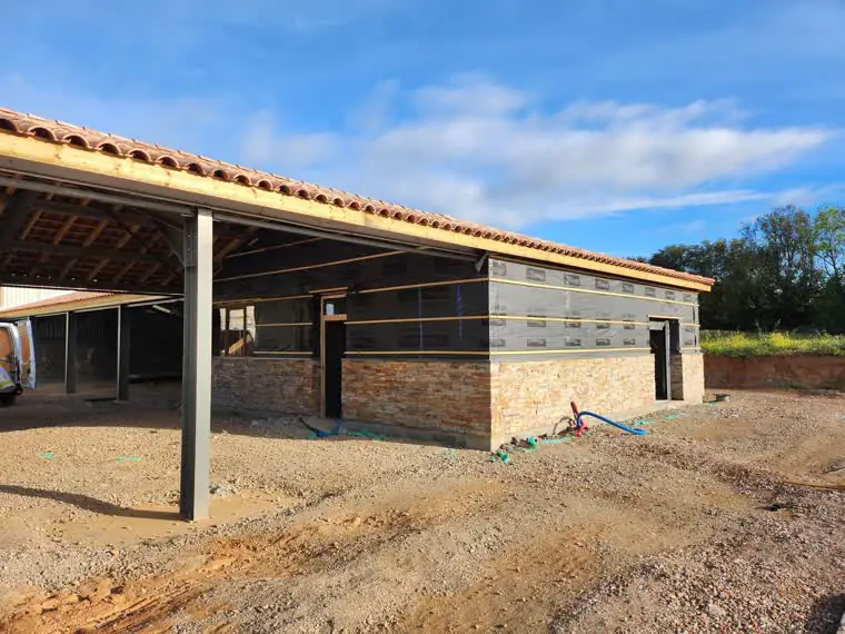 Cave viticole neuve en bardage bois